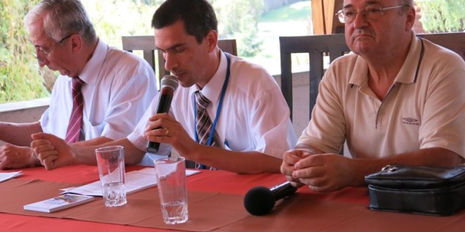 Teme dezbătute la Universitatea de Vară Izvoru-Mureşului: Romano-catolicii din Moldova în faţa presiunilor de maghiarizare (2)