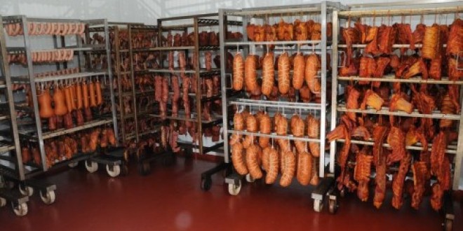 Autorităţile statului, sesizate cu privire la calitatea unor produse din carne care ar afecta sănătatea consumatorilor
