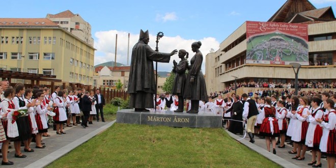 Dezvelirea grupului statuar Márton Áron din Miercurea-Ciuc, în prezenţa preşedintelui Ungariei