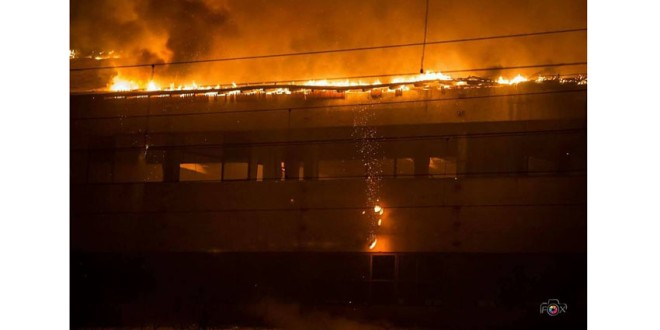 Incendiu violent la secţia din Topliţa a fabricii de viori Reghin