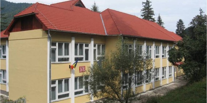 Şcoala Gimnazială „Jókai Mór” din Tuşnad este o „şcoală pentru comunitate”