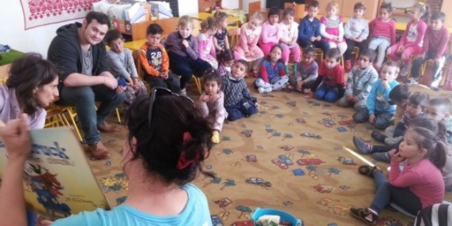 230 de copii şi părinţii lor au participat la sesiuni de citit interactiv, la grădiniţă