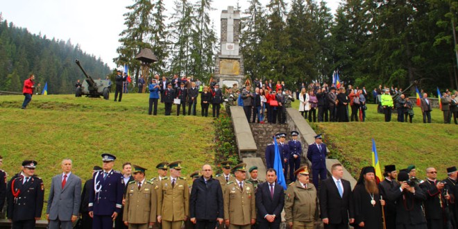 În fiecare an, de Înălţare, românii îşi aduc aminte şi de eroii neamului
