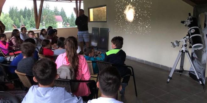 La Izvoru Mureşului a avut loc prima şcoală de vară de astronomie