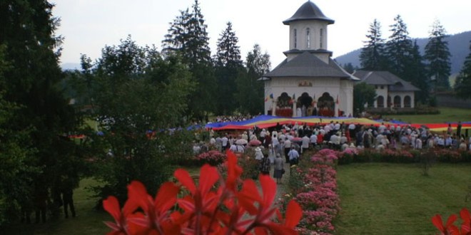 Universitatea de Vară Izvoru Mureşului: „Biserica Ortodoxă Română şi românii de peste hotare, în anul Centenarului”