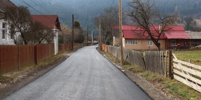 Valea Corbului şi Strada Bărăsău din comuna Corbu, în proces de asfaltare