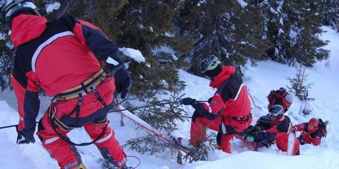 Intervenţie extrem de dificilă a salvamontiştilor harghiteni după ce un bărbat a căzut în gol aproape 140 de metri de pe vârful Suhardul Mic