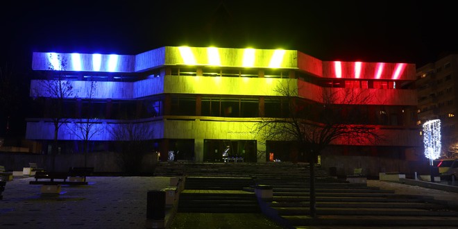 Precizări ale primarului municipiului Miercurea Ciuc în contextul iluminării clădirii Casei Artelor în culorile drapelului naţional al României de 1 Decembrie
