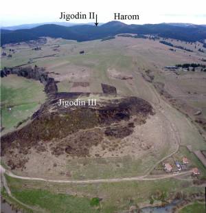 Jigodin III – vedere spre sud-vest a fortificaţiilor dacice