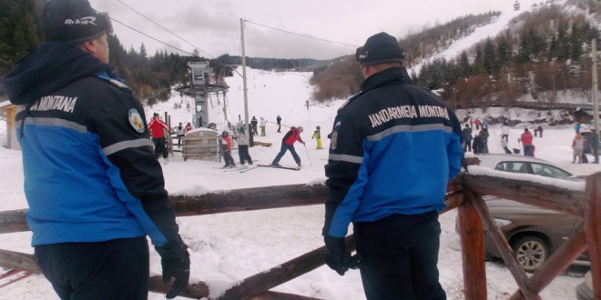 Jandarmii montani au intervenit pe pârtiile de schi din judeţ