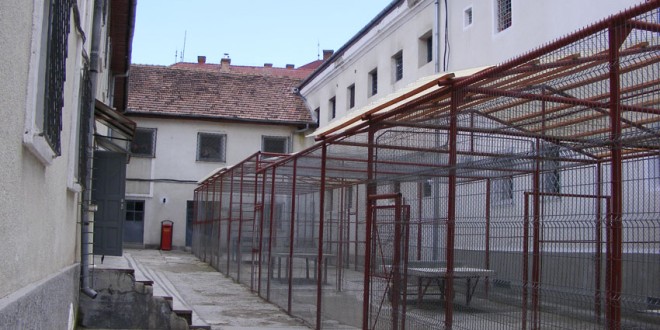 Cu un indice de supraaglomerare de peste 166%, una dintre provocările Penitenciarului Miercurea-Ciuc a fost ieşirea masivă de personal