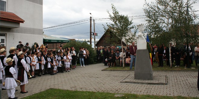 La Voşlăbeni, ceremonial de cinstire a Reginei Maria şi Armatei Române