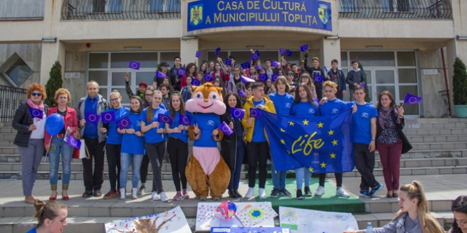 9 mai 2019 – Ziua Europei la Topliţa, alături de echipa EPAS a Liceului Teoretic „O.C. Tăslăuanu”