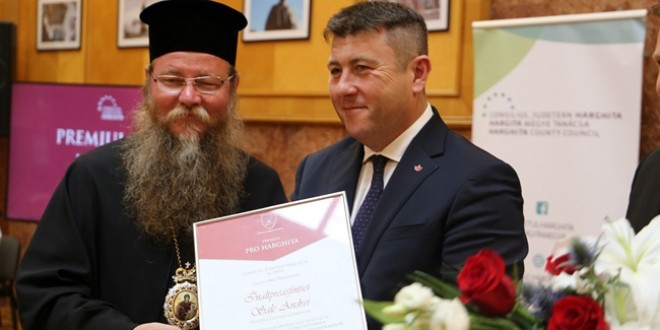 Preasfințitul Părinte Andrei, episcopul ortodox al Covasnei și Harghitei, laureat al premiului Pro Harghita al Consiliului Județean