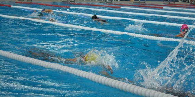 Concurs de înot la Miercurea-Ciuc