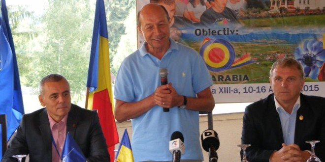 Traian Băsescu: „Eu cred că noi nu umblăm cu degetul pe harta Ungariei, pentru că am putea umbla de la frontieră până la Tisa, dar suntem decenţi şi bine crescuţi”