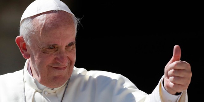 De astăzi, cei care doresc să participe la liturghia oficiată de Papa Francisc  se pot înscrie online