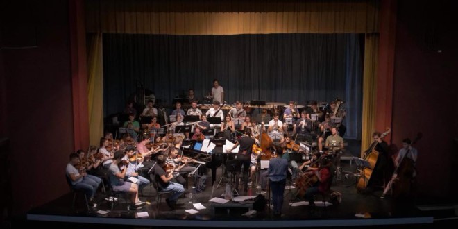 Elena Mîndru şi Orchestra Română de Tineret, în recital la Topliţa