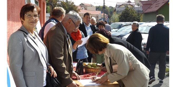 Topliţa: Acţiune de strângere de semnături a PMP Harghita pentru susţinerea revenirii la alegerea primarilor în două tururi de scrutin