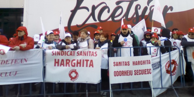 Sindicaliștii Sanitas Harghita protestează în fața Ministerului Sănătății