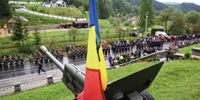 La Monumentul-Mausoleu de la Gura Secului: Un gând către ostaşii români care şi-au dat viaţa pentru apărarea şi reîntregirea patriei