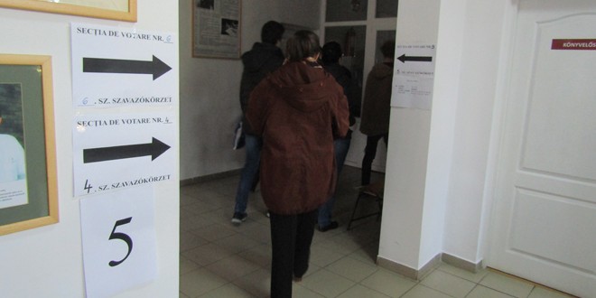 Miercurea Ciuc: Corturi în faţa secţiilor de votare, pentru a ajuta la respectarea distanţării fizice, şi dispecerat permanent în ziua alegerilor