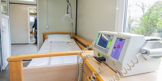 Spitalul modular, amplasat în curtea Secţie de Boli Infecţioase de la Şumuleu, a fost finalizat