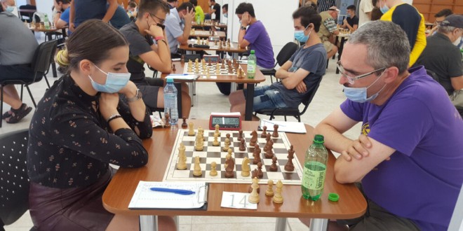 Multe rezultate surpriză în turneul internaţional de şah Caissa