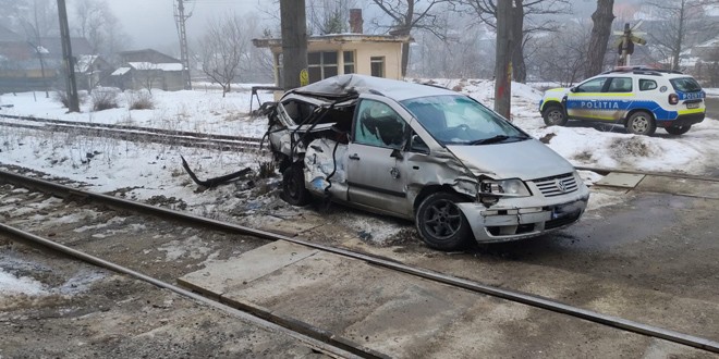 Mașină lovită de tren, la Băile Tușnad