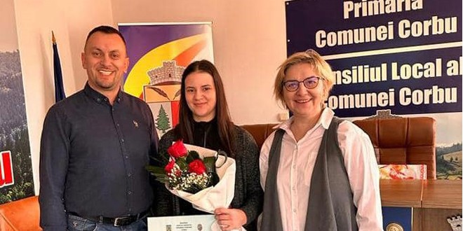 Singura absolventă de zece la examenul de Bacalaureat 2022 din Harghita, premiată de Primăria şi Consiliul Local Corbu