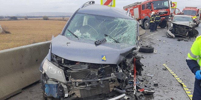 Victimele accidentului de astăzi, dintre Racu și Mădăraș: doi bărbați, de 57 și 21 de ani, și o femeie de 30 de ani