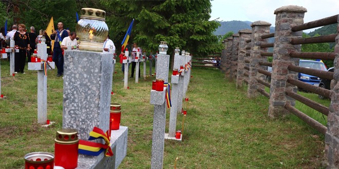 Asociaţia <i>Calea Neamului</i> anunţă că sâmbătă vor fi ridicate 150 de cruci pentru eroii români în Cimitirul Internaţional al Eroilor Valea Uzului