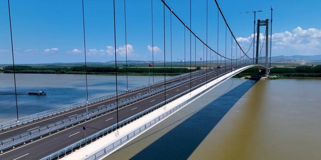 Astăzi a fost inaugurat podul de peste Dunăre, la Brăila