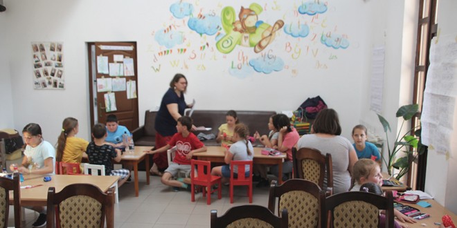 Tabără de limbă română pentru copii maghiari în localitatea Cozmeni