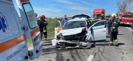 Accident rutier în apropiere de Vlăhiţa, trei persoane au fost transportare la spital în stare gravă