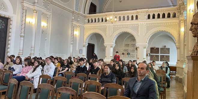 Prima ediţie a noului concurs de competenţe lingvistice în limba română destinat elevilor de la şcoli cu predare în limba maghiară