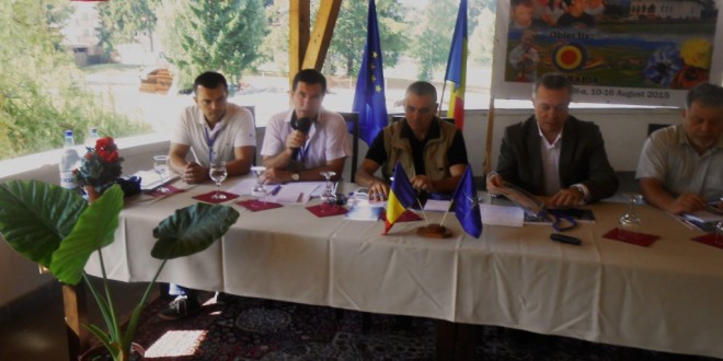 Universitatea de Vară de la Izvoru-Mureşului 2015: Zgârciţi cu ai noştri, suprageneroşi cu alţii