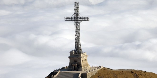 Crucea de pe Caraiman a trecut în administrarea Ministerului Apărării Naţionale