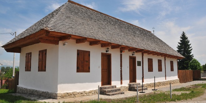 <h5><i>Muzeul Național al Carpaților Răsăriteni:</i></h5> Prima Şcoală Românească din Sfântu Gheorghe la zi aniversară