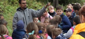 Anual, cel puţin 200-300 de copii participă la acţiuni de educaţie ecologică desfăşurate de administraţia Parcului Naţional Cheile Bicazului-Hăşmaş