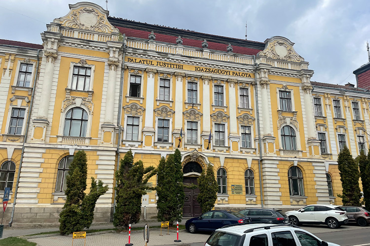 tribunal